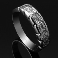 Cintillo. Oro blanco 18K
Diamantes: 1.18cts, talla Asscher